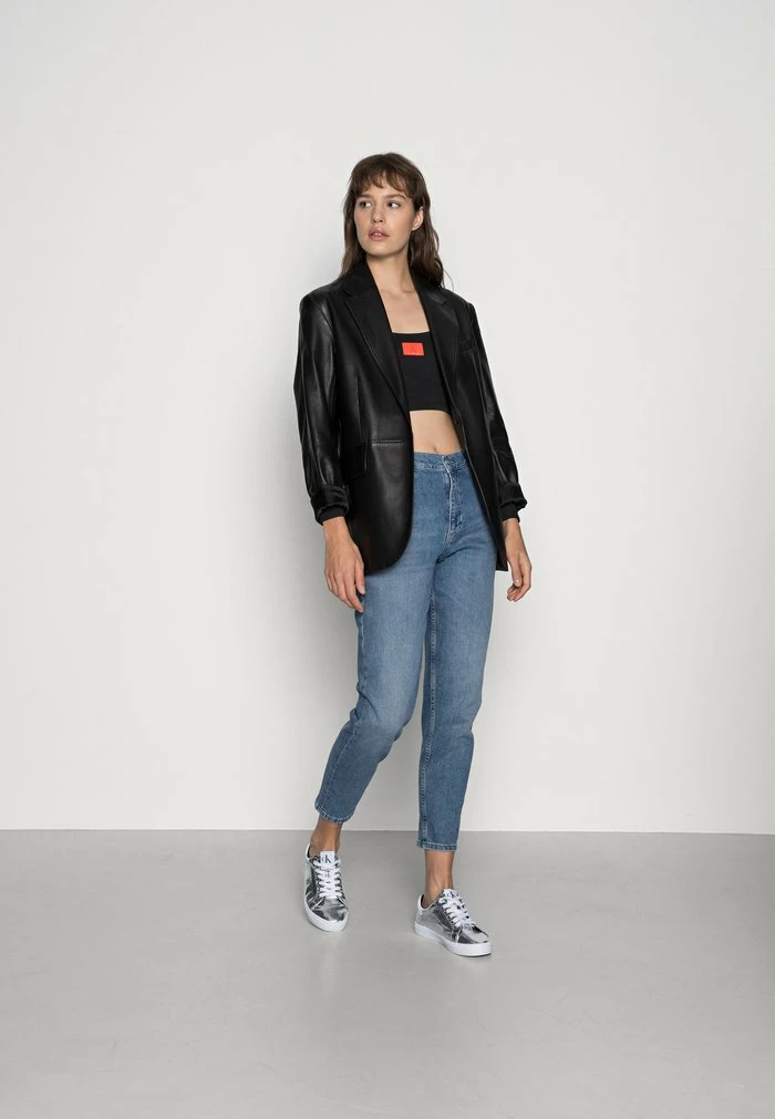 Calvin Klein Jeans SCOOP NECK TEE - T-shirt à Manches Longues - Black 2 Calvin Klein Jeans SCOOP NECK TEE - T-shirt à Manches Longues - Black – Image 2