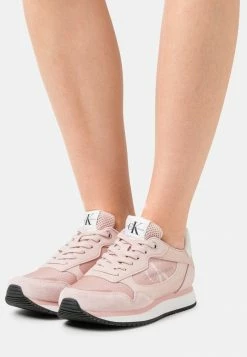 Calvin Klein Jeans RETRO RUNNER 4 - Baskets Basses - Pale Conch Shell