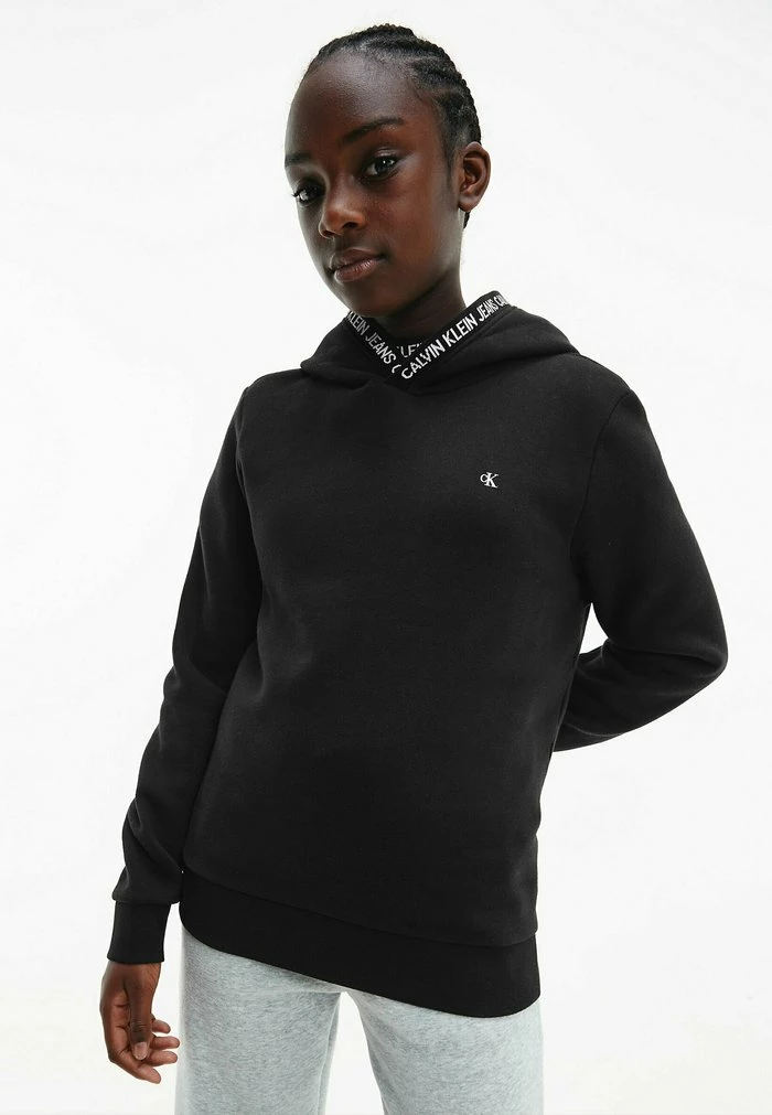 Calvin Klein Jeans INTARSIA LOGO HOODIE UNISEX - Sweat à Capuche - Ck Black 2 Calvin Klein Jeans INTARSIA LOGO HOODIE UNISEX - Sweat à Capuche - Ck Black – Image 2