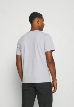 Calvin Klein Jeans VERTICAL LOGO TEE - T-shirt Imprimé - Marble Grey -Calvin Klein Elegant Magasin eea4e3aabf6a431cb6879562a085ba09