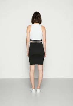 Calvin Klein Jeans MILANO LOGO ELASTIC SKIRT - Minijupe - Black -Calvin Klein Elegant Magasin f08732c7745f4e9cabf16a7145dba3d0