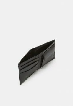 Calvin Klein Jeans LOGO EMBOSS BILLFOLD - Portefeuille - Black 9 Calvin Klein Jeans LOGO EMBOSS BILLFOLD - Portefeuille - Black -Calvin Klein Elegant Magasin f26e55c738bc4e9ca6c02fb5eae7c95b