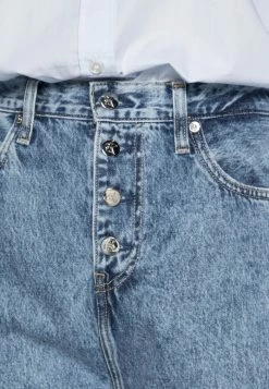 Calvin Klein Jeans RELAXED - Jean Droit - Denim Light -Calvin Klein Elegant Magasin f7a50b17f78346a59c54a0b8bfec2bd1