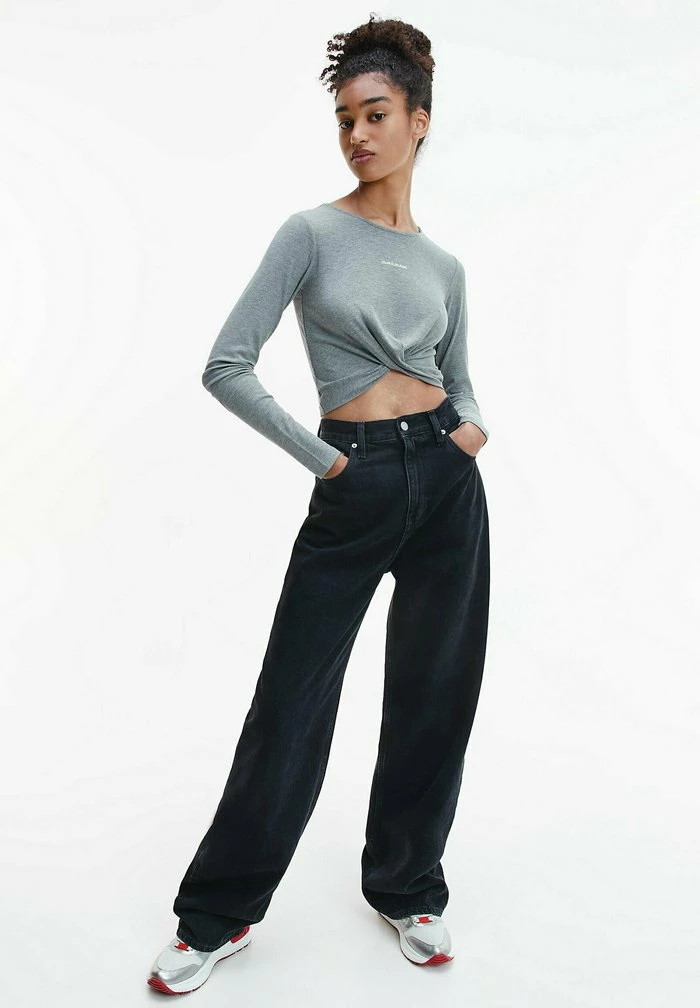 Calvin Klein Jeans T-shirt à Manches Longues - Grey Heather 2 Calvin Klein Jeans T-shirt à Manches Longues - Grey Heather – Image 2