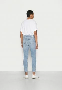 Calvin Klein Jeans HIGH RISE SKINNY ANKLE - Jeans Skinny - Denim Light -Calvin Klein Elegant Magasin f9a1c676c57c49afac5be7890ee8a45a