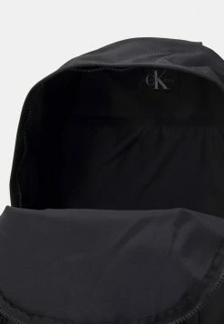 Calvin Klein Jeans LOGO TAPE BACKPACK UNISEX - Sac à Dos - Black -Calvin Klein Elegant Magasin fbc863f7f6c34fe48a3652714a74c16e