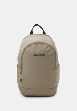 Calvin Klein Jeans SPORT ESSENTIAL ROUND UNISEX - Sac à Dos - Crockery