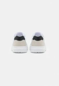 Calvin Klein Jeans Baskets Basses - Beige/white -Calvin Klein Elegant Magasin fd38b4332039454a8c159195113e6cfa